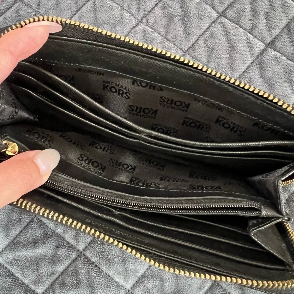 Michael Kors Monogram Wallet Logo Zip Around Black MK Leather